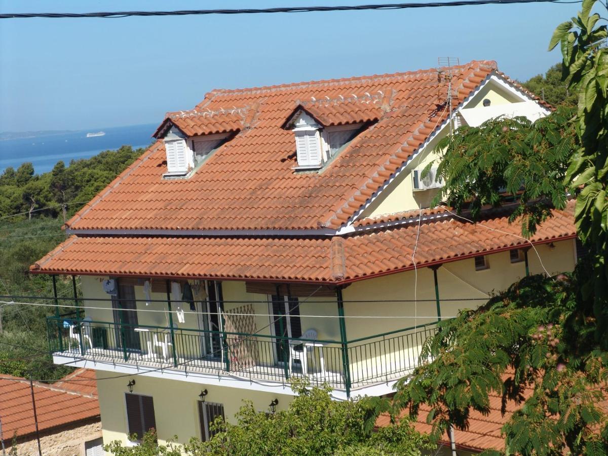 Villa Nefeli Loútsa Exterior foto