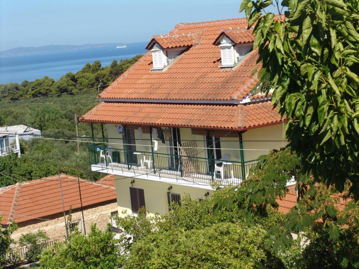 Villa Nefeli Loútsa Exterior foto