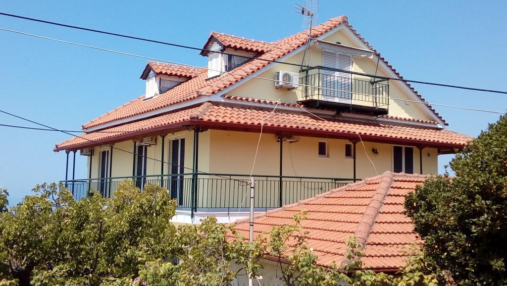 Villa Nefeli Loútsa Exterior foto